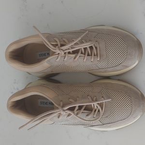 Steve madden sneakers size 8